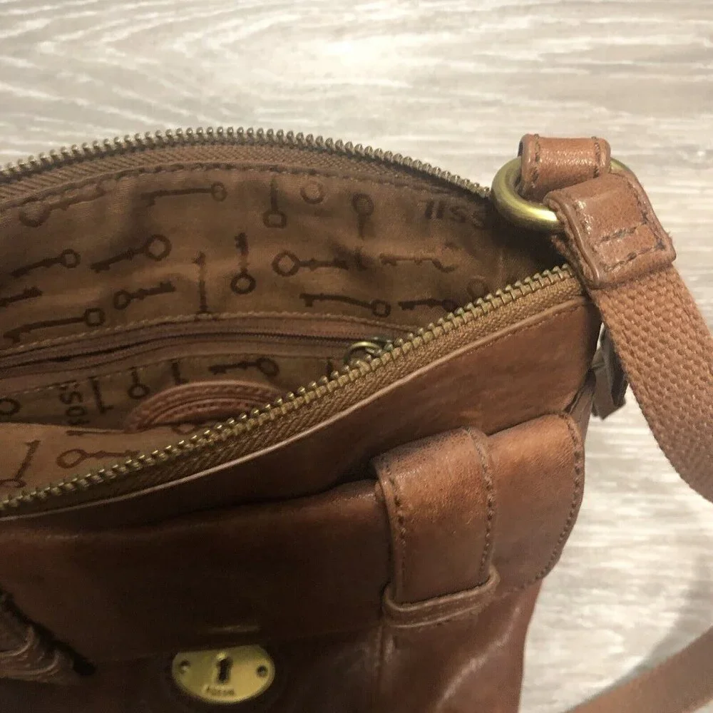 Fossil Vintage Genuine‎ Brown Leather Handbag Hobo Shoulder Bag Crossbody